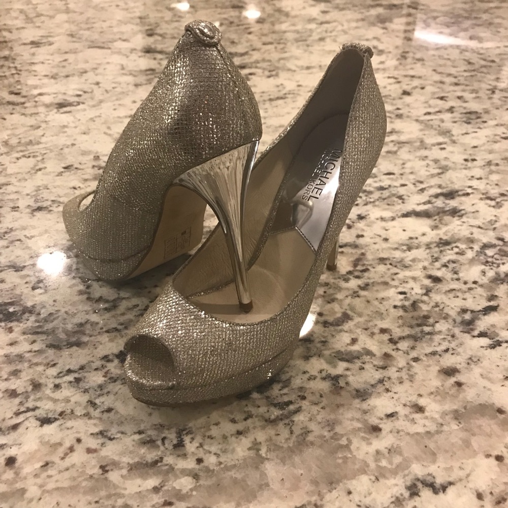 Michael Kors York Silver Platform Glitter Pump - Picture 7 of 7